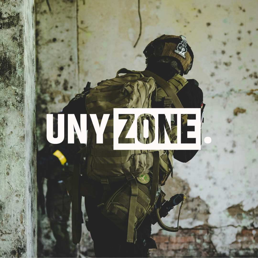 UNYZONE : Joueur d'airsoft avec logo Unyzone. photo de Daniel.